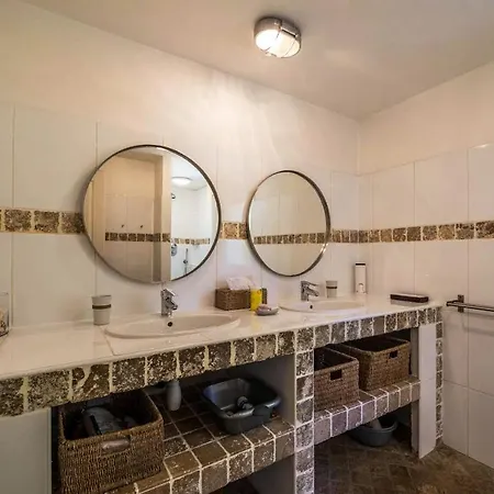 Villa De 4 Chambres Avec Piscine Privee Et Jardin Amenage A Zonza Villa