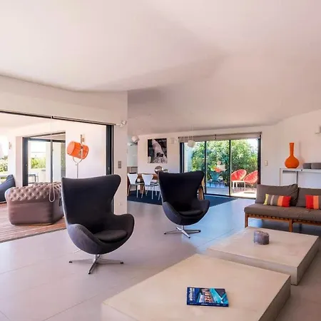 Villa De 4 Chambres Avec Piscine Privee Et Jardin Amenage A Zonza Villa *